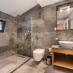 Otel Isola 12