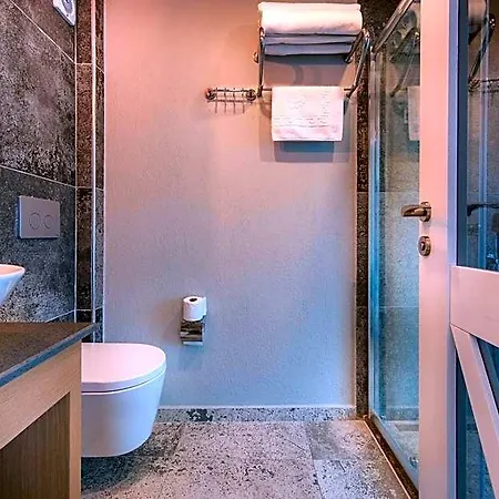 Hotel Isola 12