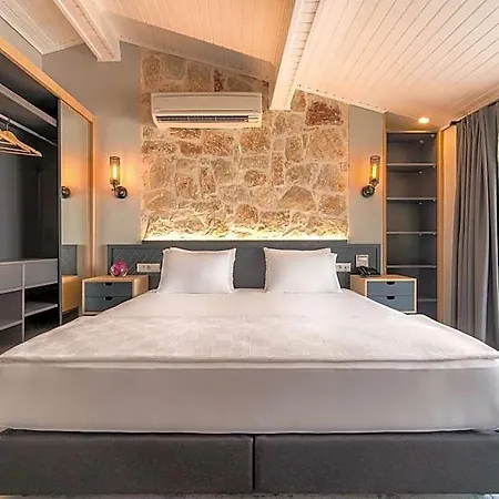 Otel Isola 12