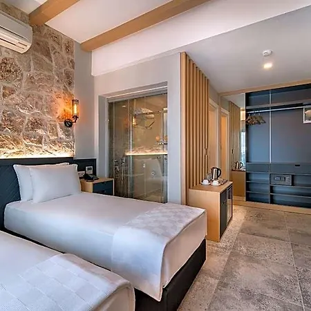 Isola 12 * Kaş