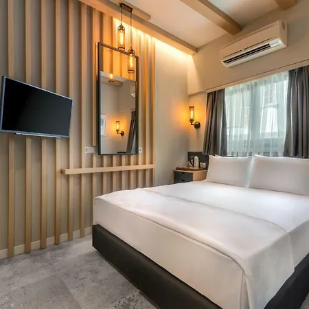 Isola 12 Hotel