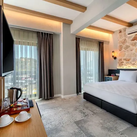 Isola 12 Otel *